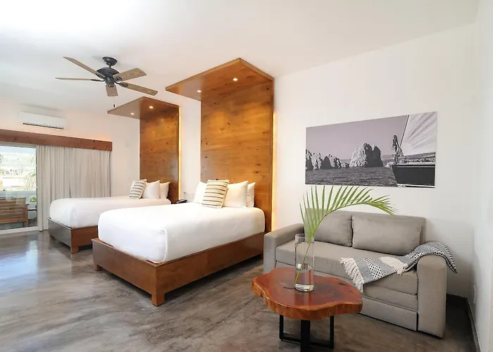 Bahia & House Hotel 4*