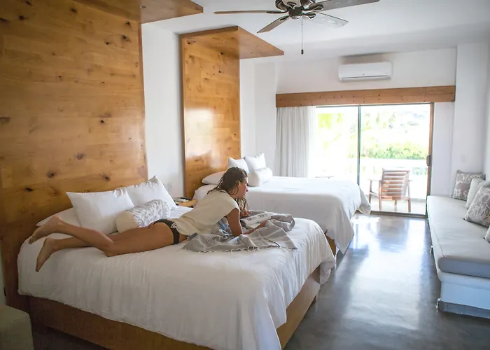 Bahia & House 4*