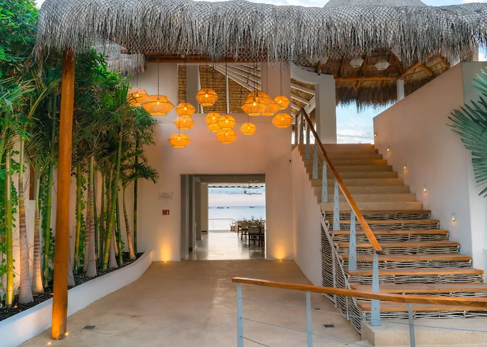 Bahia & House 4*