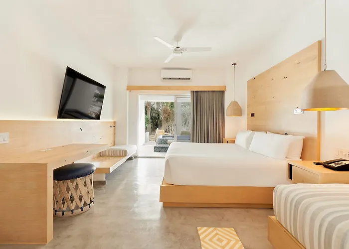 Bahia & House 4*